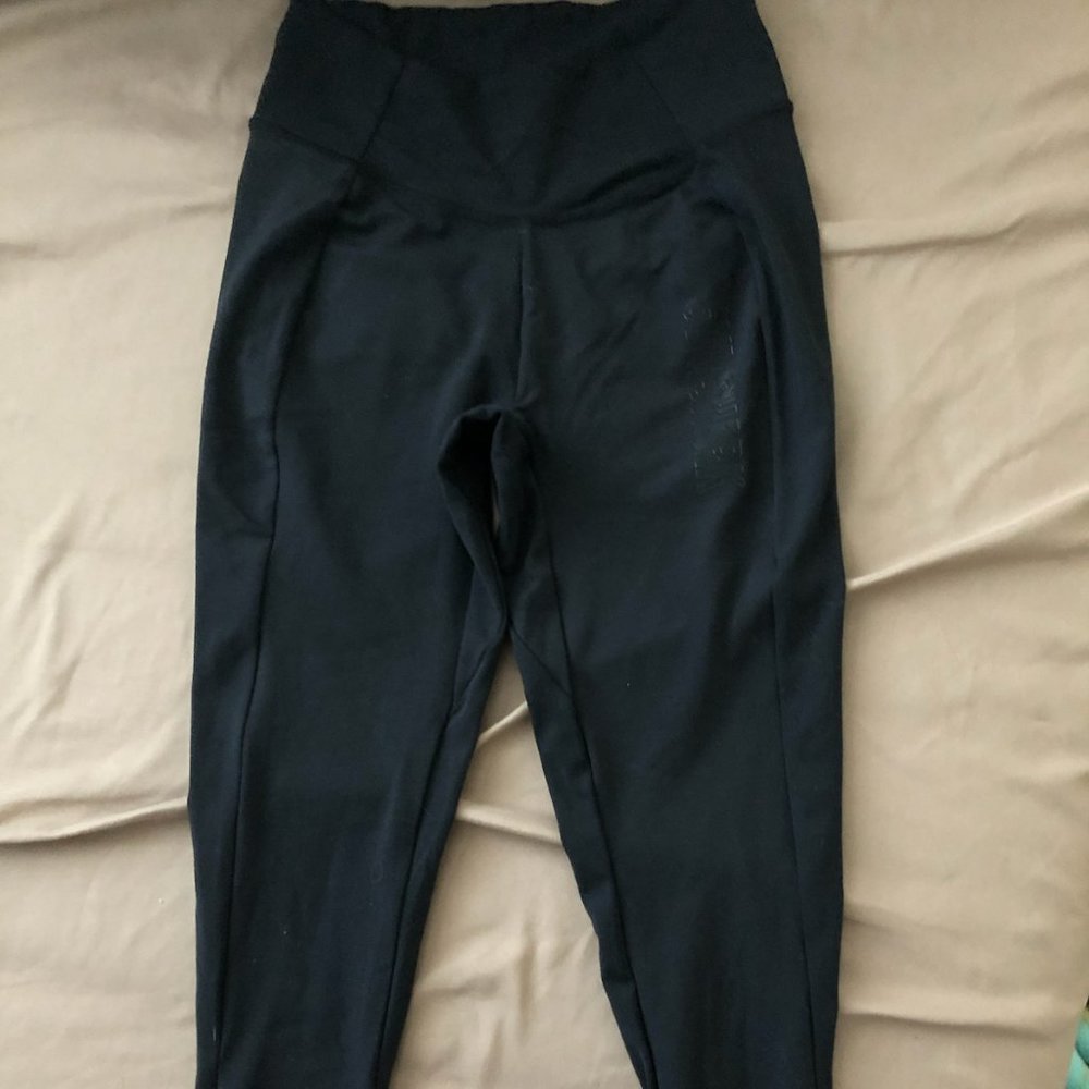 Gymshark Studio Cropped Leggings - Black